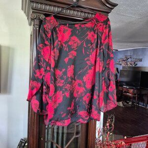 Black/Red Top. M/L. Split sleeves,rounded neckline